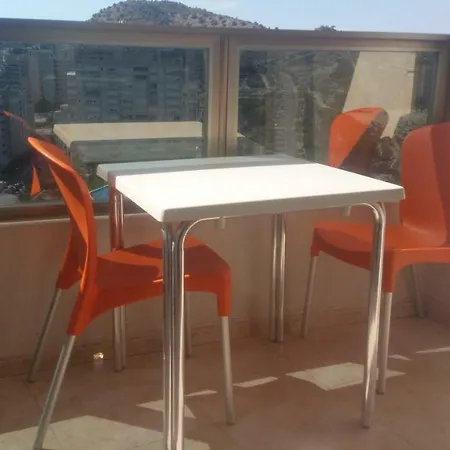 Sunny Apartamento בנידורם
